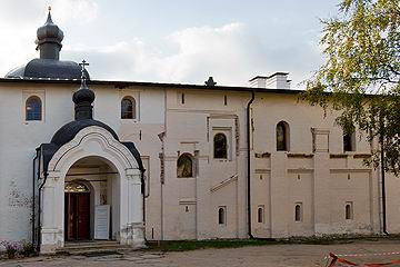 Трапезная палата с церковью Введения во храм