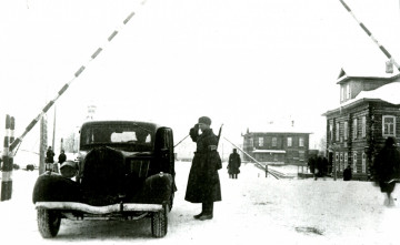 Военный патруль на ул. Преображенского в Кириллове. 1941