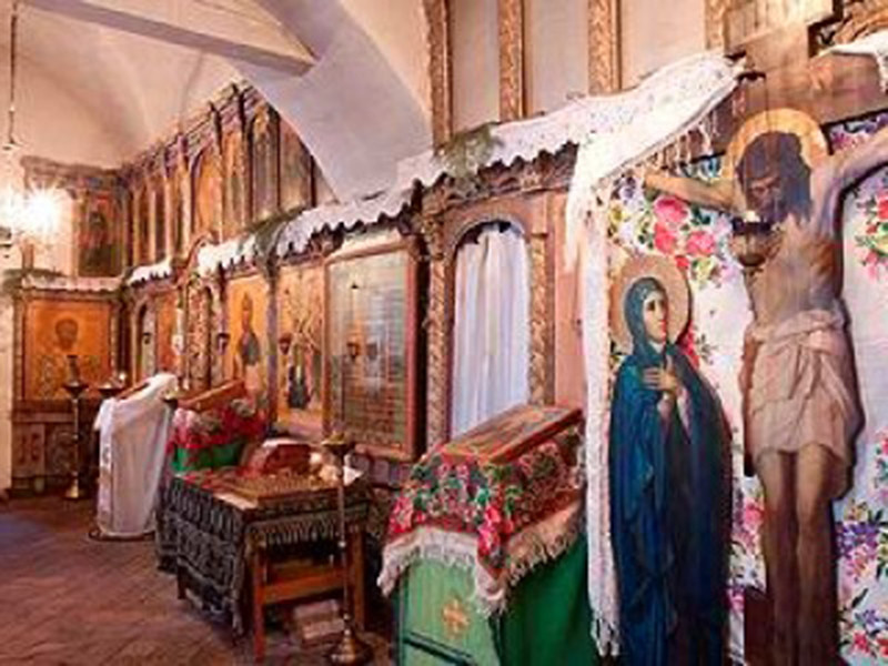 Церковь Богоявления с приделом преподобного Ферапонта – домовой храм патриарха Никона.